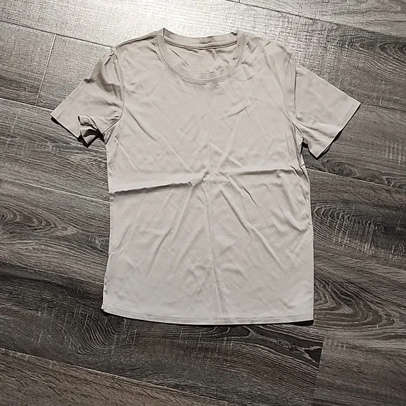 🦇 2 Pack Silk Cotton Neutral T-Shirts🦇 - Picture 2 of 6